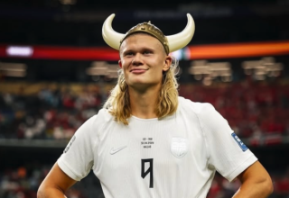 Erling Haaland se cortó el cabello