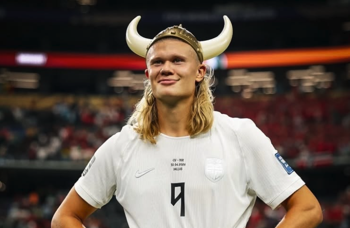 Erling Haaland se cortó el cabello